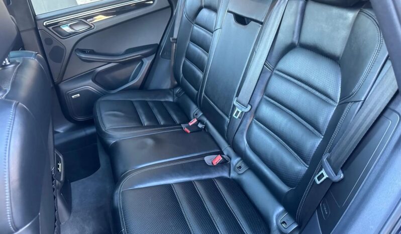 
								2015 Porsche Macan Turbo full									