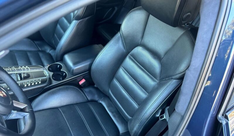 
								2015 Porsche Macan Turbo full									