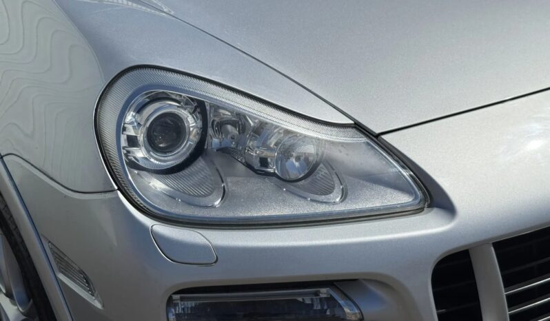 
								2009 Porsche Cayenne GTS full									
