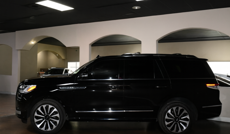 
								2023 Lincoln Navigator Reserve full									