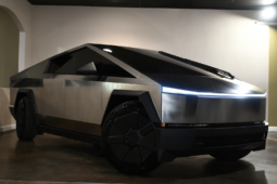 
										2024 Tesla Cybertruck Cyberbeast full									