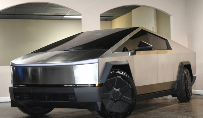 
								2024 Tesla Cybertruck Cyberbeast full									