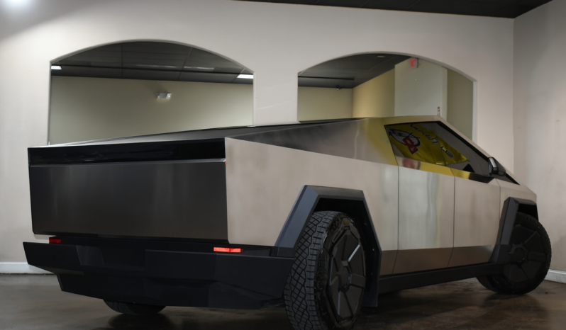 
								2024 Tesla Cybertruck Cyberbeast full									
