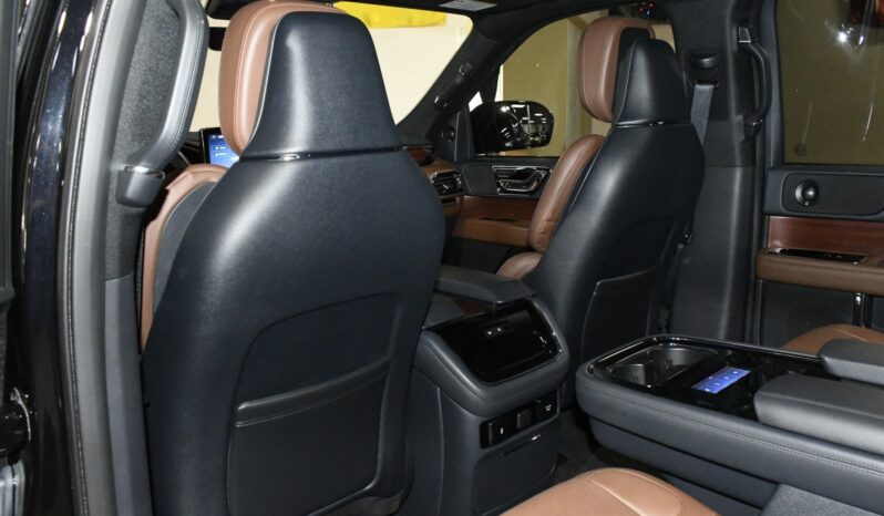 
								2023 Lincoln Navigator Reserve full									