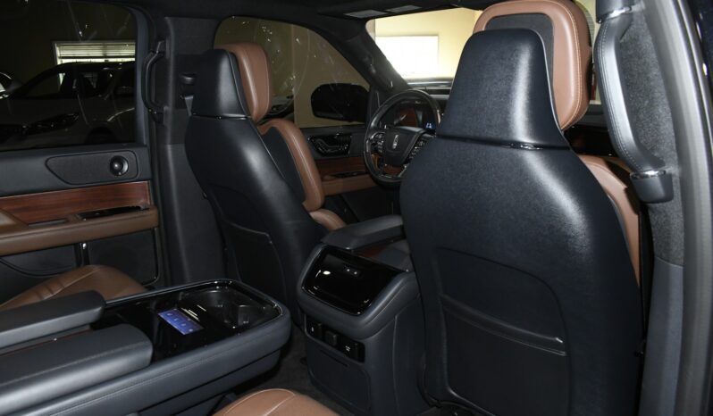 
								2023 Lincoln Navigator Reserve full									