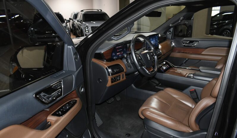 
								2023 Lincoln Navigator Reserve full									