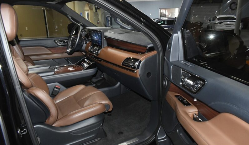 
								2023 Lincoln Navigator Reserve full									