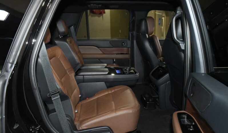 
								2023 Lincoln Navigator Reserve full									