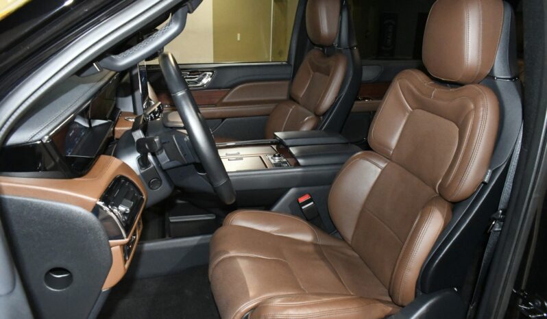 
								2023 Lincoln Navigator Reserve full									