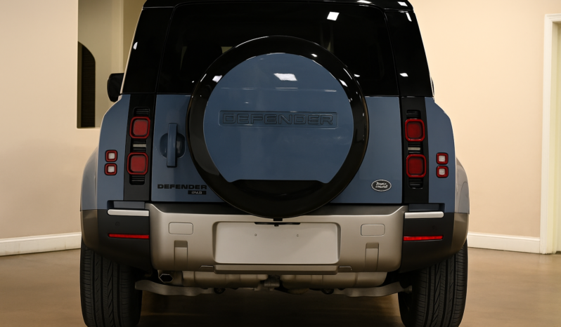 
								2023 Land Rover Defender 110 X-Dynamic SE full									