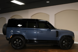 
										2023 Land Rover Defender 110 X-Dynamic SE full									