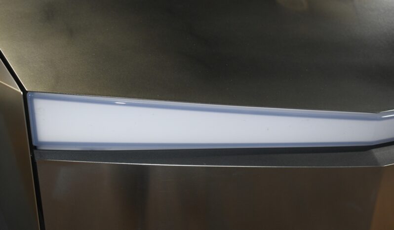 
								2024 Tesla Cybertruck Cyberbeast full									