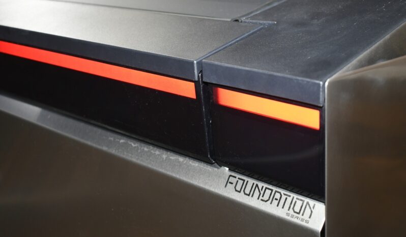 
								2024 Tesla Cybertruck Cyberbeast full									