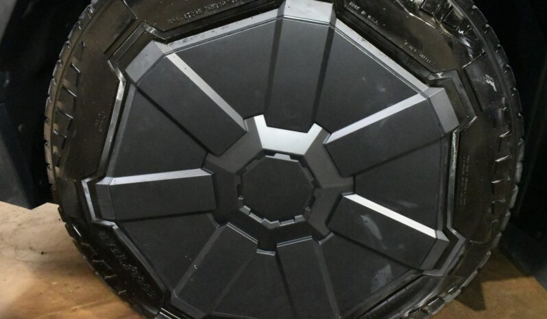 
								2024 Tesla Cybertruck Cyberbeast full									