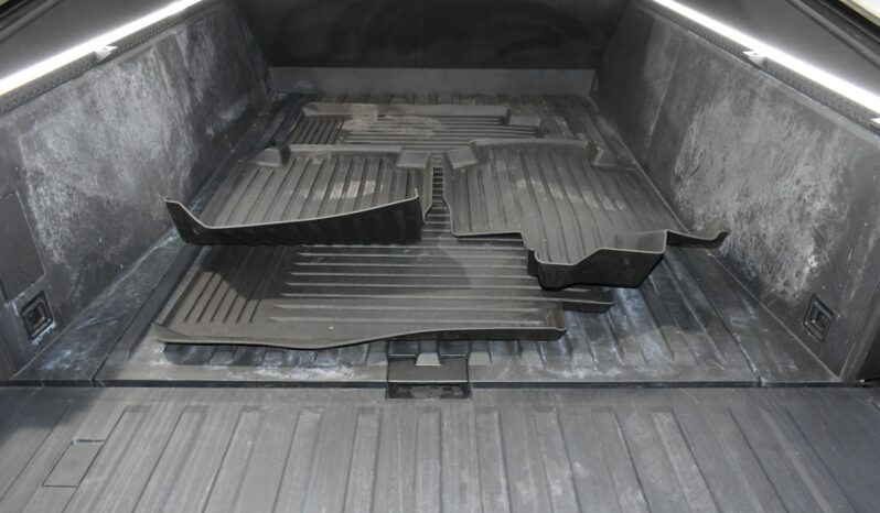 
								2024 Tesla Cybertruck Cyberbeast full									