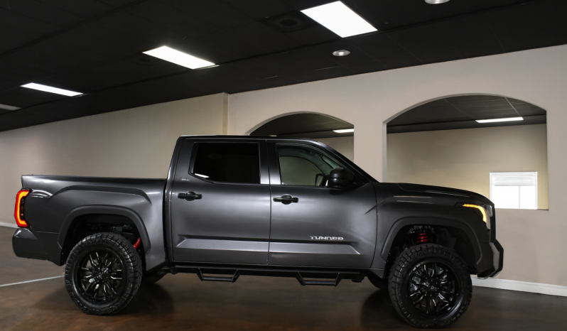 
								2024 Toyota Tundra SR5 full									