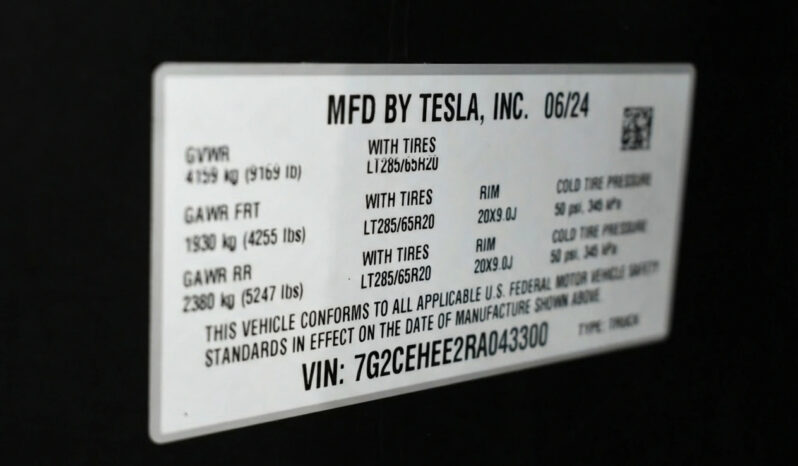 
								2024 Tesla Cybertruck Cyberbeast full									