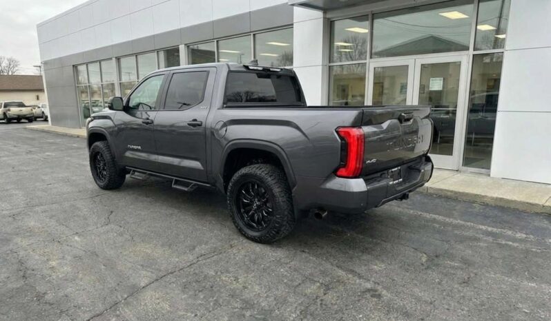 
								2024 Toyota Tundra SR5 full									