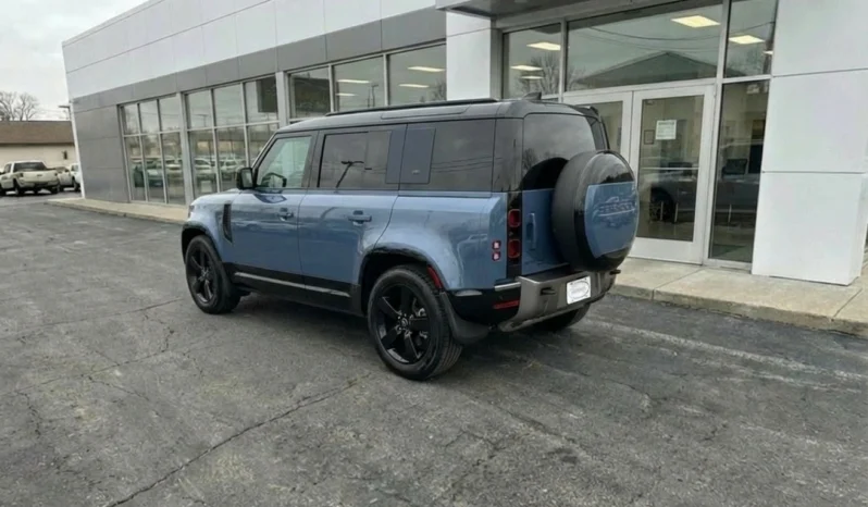 
								2023 Land Rover Defender 110 X-Dynamic SE full									