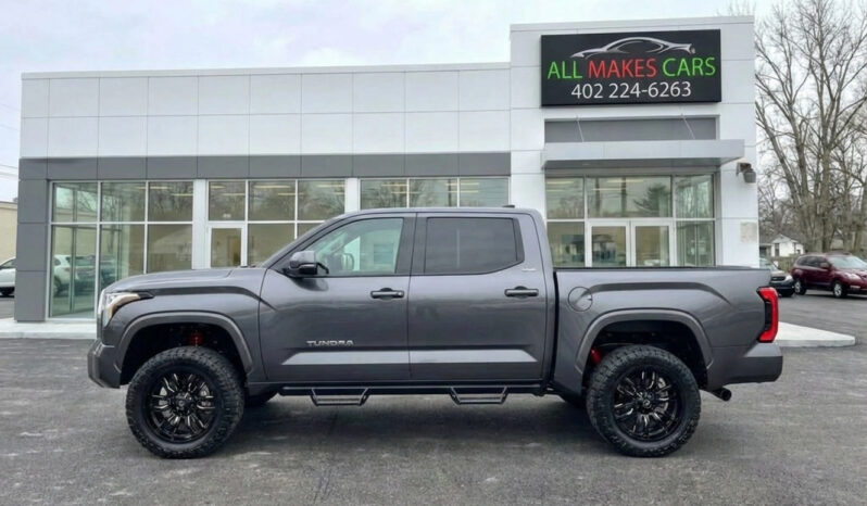 
								2024 Toyota Tundra SR5 full									