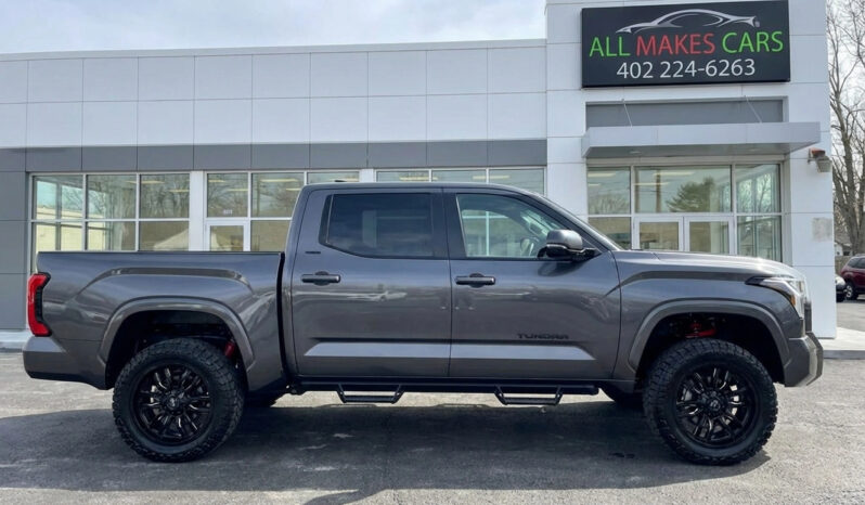 
								2024 Toyota Tundra SR5 full									