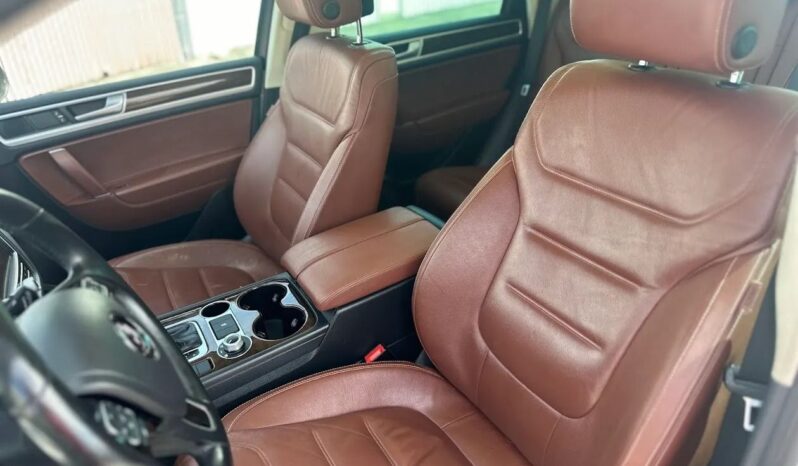 
								2015 Volkswagen Touareg Lux TDI full									