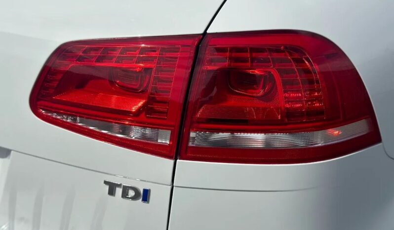 
								2015 Volkswagen Touareg Lux TDI full									