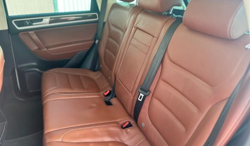 
								2015 Volkswagen Touareg Lux TDI full									