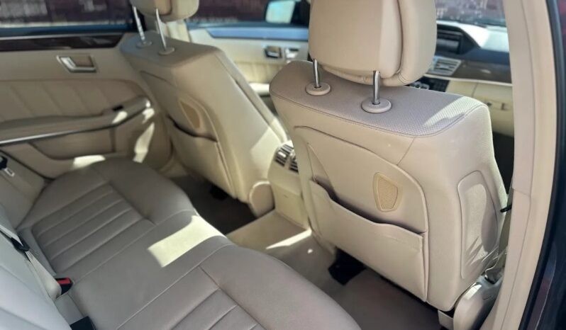 
								2014 Mercedes-Benz E550 4MATIC Sedan full									