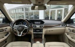 
										2014 Mercedes-Benz E550 4MATIC Sedan full									