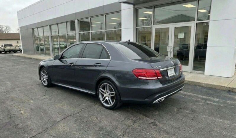 
								2014 Mercedes-Benz E550 4MATIC Sedan full									