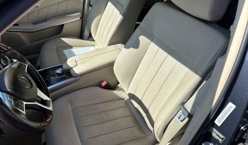 
								2014 Mercedes-Benz E550 4MATIC Sedan full									