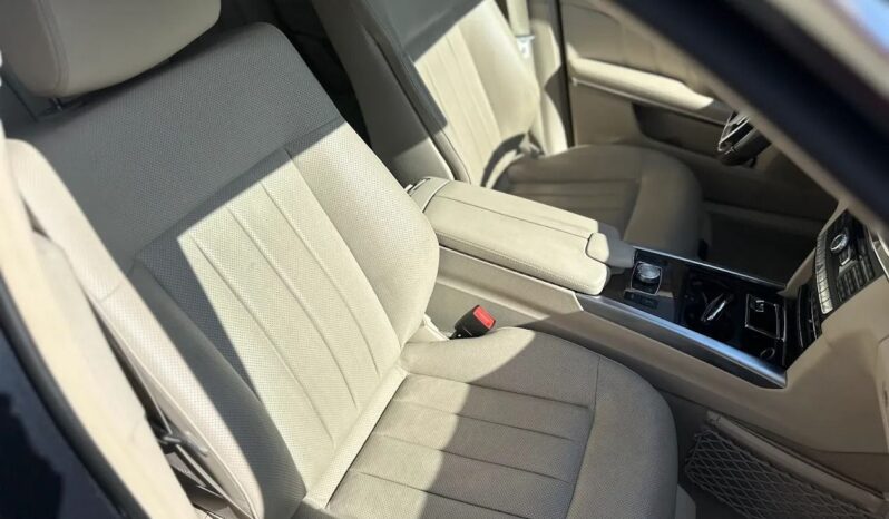 
								2014 Mercedes-Benz E550 4MATIC Sedan full									