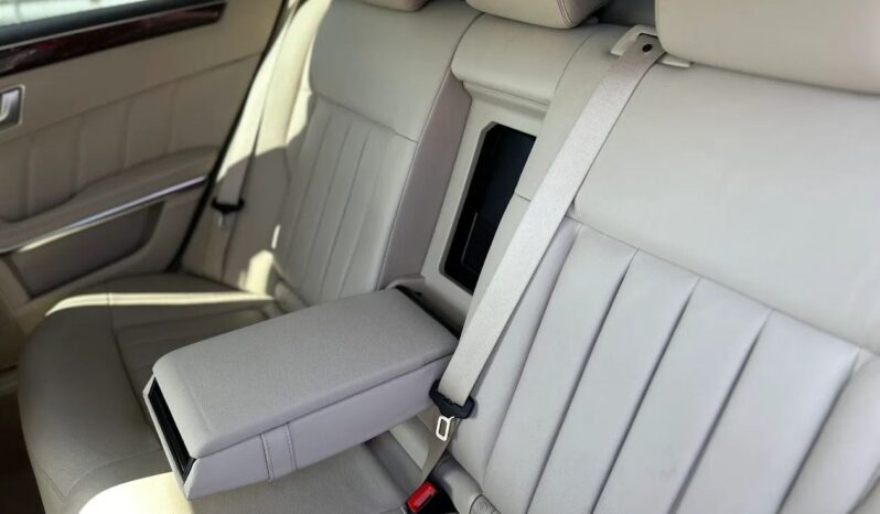 
								2014 Mercedes-Benz E550 4MATIC Sedan full									