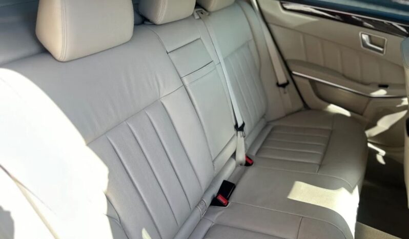 
								2014 Mercedes-Benz E550 4MATIC Sedan full									