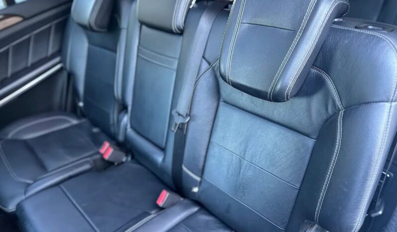 
								2015 Mercedes-Benz GL550 4MATIC full									