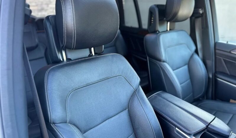 
								2015 Mercedes-Benz GL550 4MATIC full									