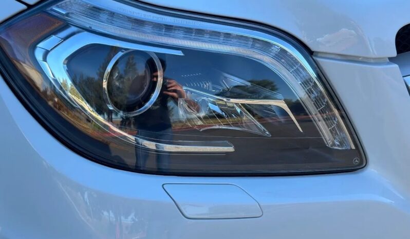 
								2015 Mercedes-Benz GL550 4MATIC full									