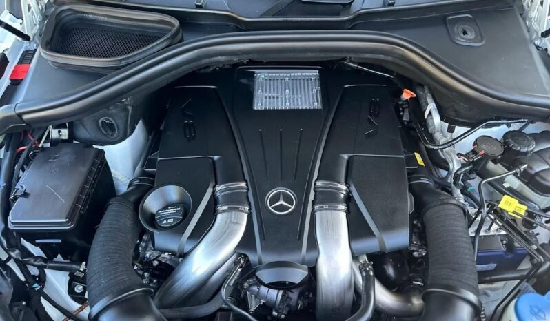 
								2015 Mercedes-Benz GL550 4MATIC full									