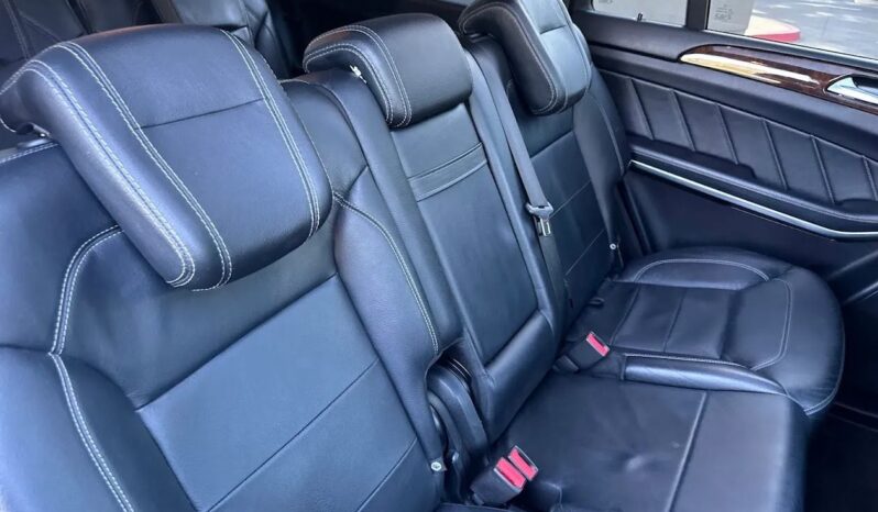 
								2015 Mercedes-Benz GL550 4MATIC full									