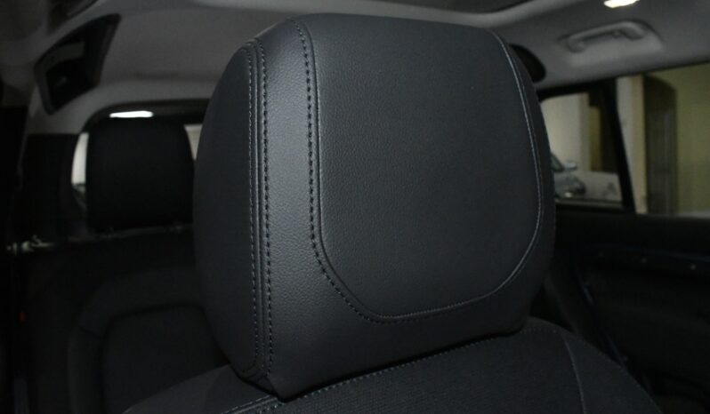 
								2023 Land Rover Defender 110 X-Dynamic SE full									