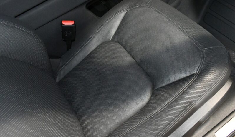 
								2023 Land Rover Defender 110 X-Dynamic SE full									