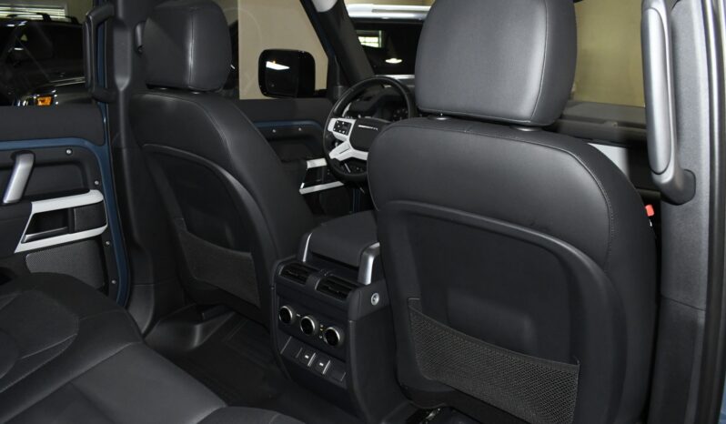 
								2023 Land Rover Defender 110 X-Dynamic SE full									