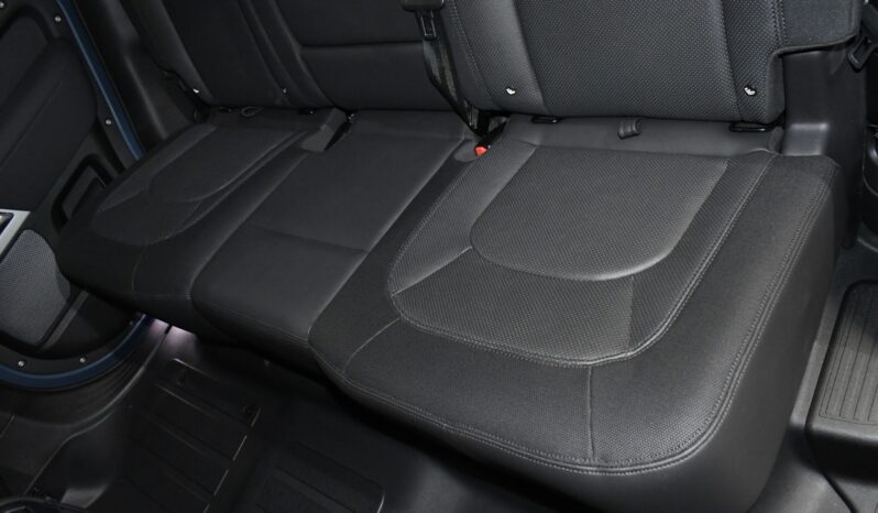 
								2023 Land Rover Defender 110 X-Dynamic SE full									