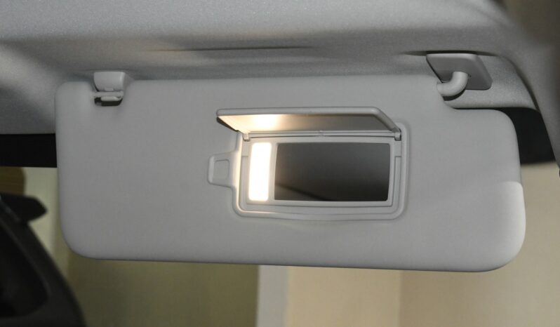 
								2023 Land Rover Defender 110 X-Dynamic SE full									