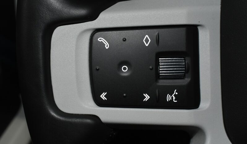 
								2023 Land Rover Defender 110 X-Dynamic SE full									