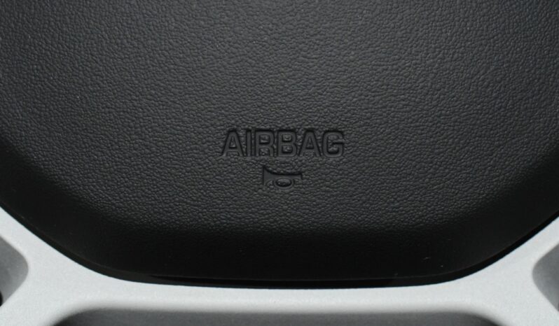 
								2023 Land Rover Defender 110 X-Dynamic SE full									