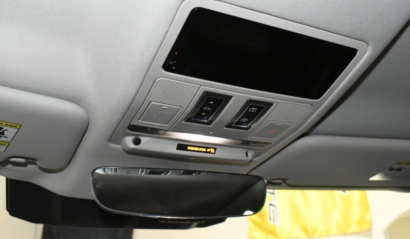 
								2023 Land Rover Defender 110 X-Dynamic SE full									