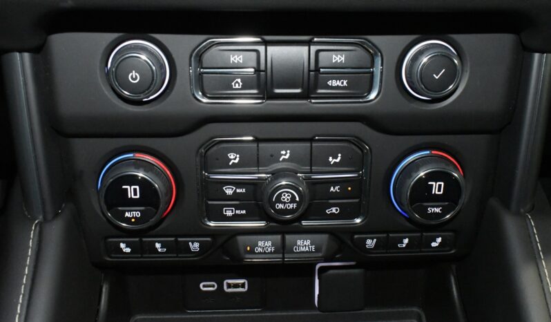 
								2023 Chevrolet Tahoe Premier full									