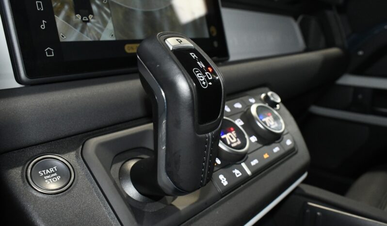 
								2023 Land Rover Defender 110 X-Dynamic SE full									